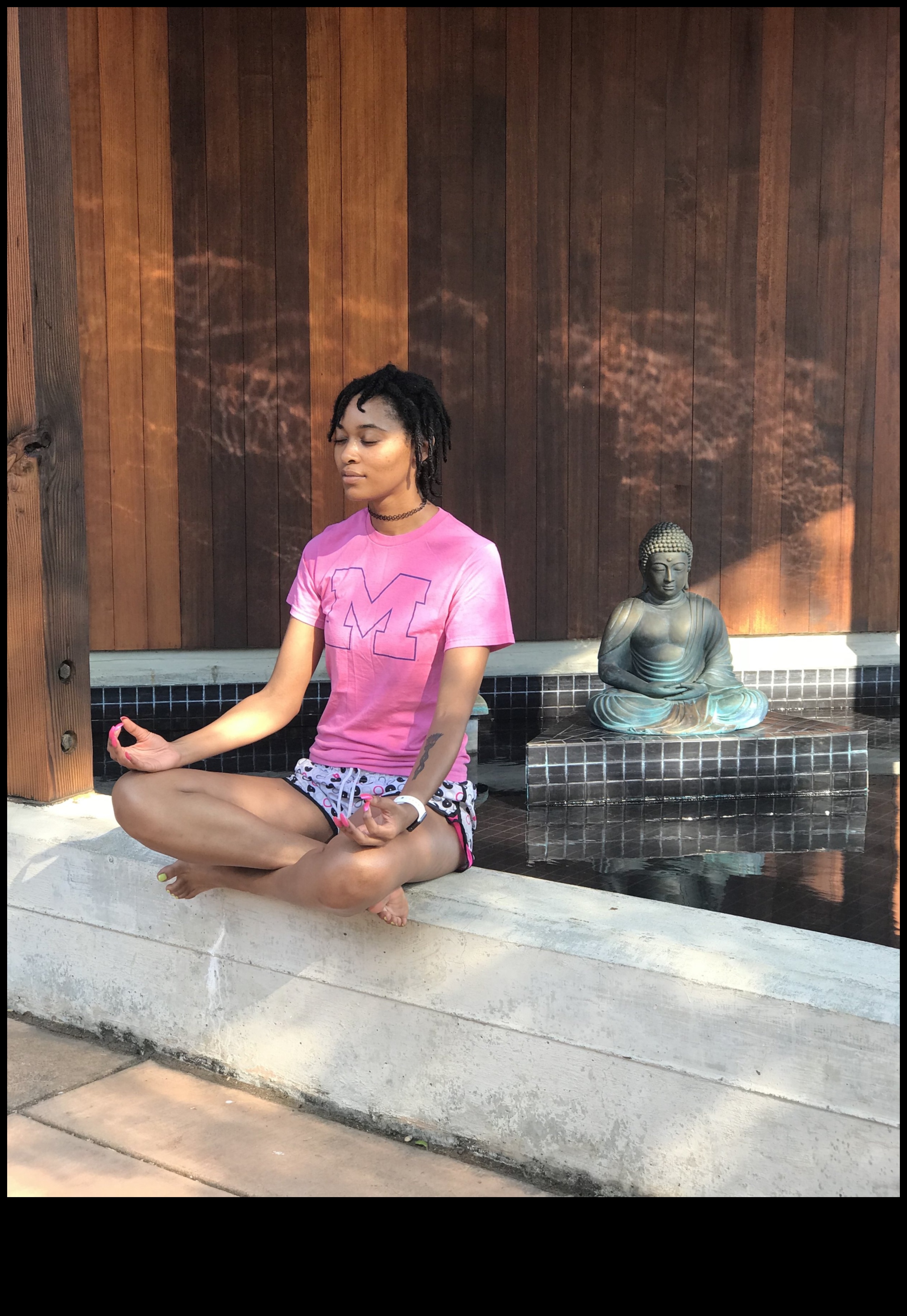 שליטה מודעת: כיצד מדיטציה משפיעה באופן חיובי על חיי היומיום שלך