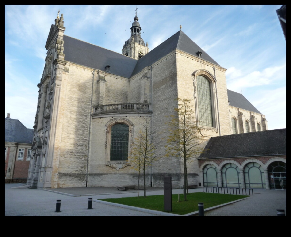 מנזרים מיסטיים: סצנות של חיי היומיום במנזרים גותיים