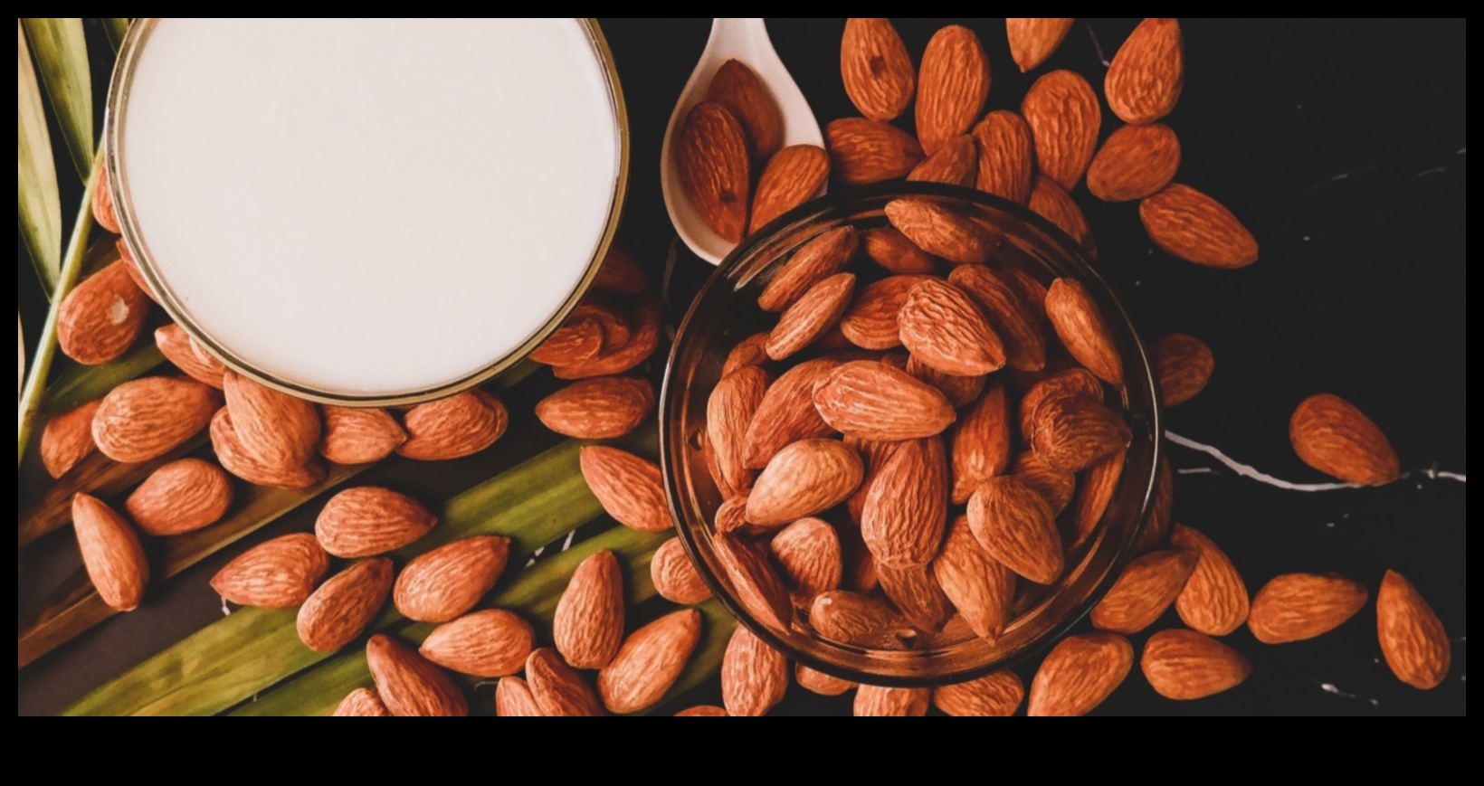 עונג בוקר: התחל את היום שלך עם הכוח התזונתי של חלב שקדים