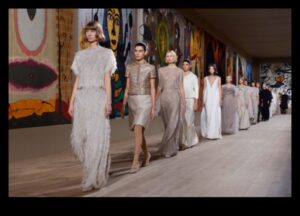 מורשת עילית: מסע חזותי בצילומי אופנה